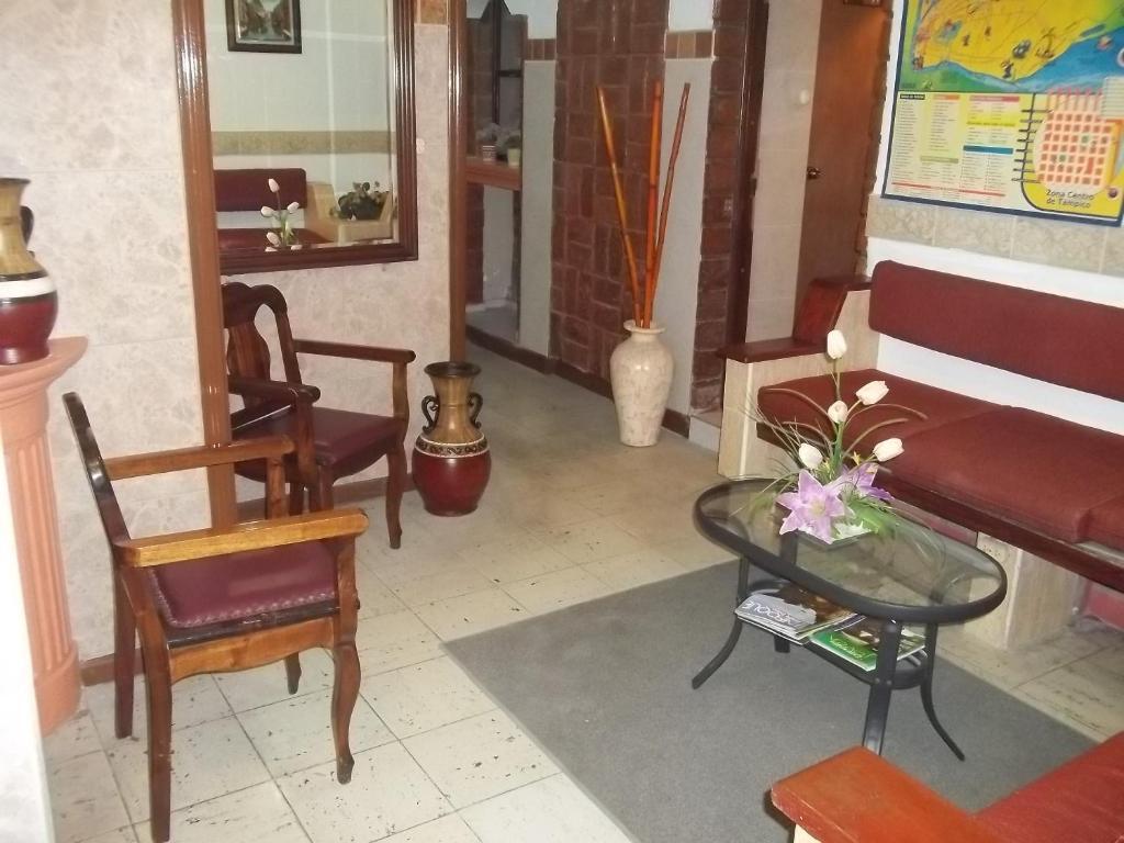 Hotel Terranova タンピコ エクステリア 写真